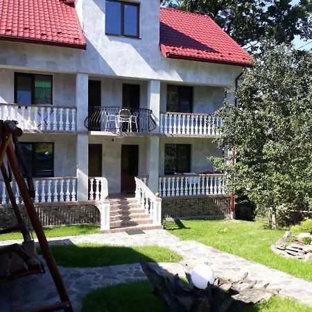 У Михайла Bed & Breakfast Truskavets Luaran gambar