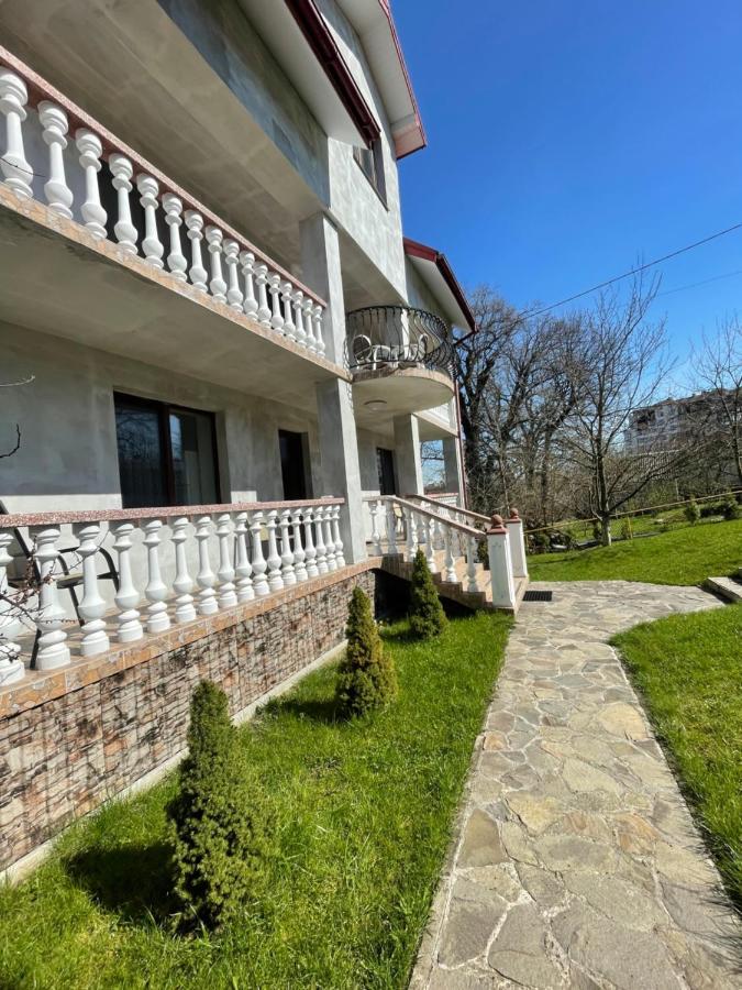 У Михайла Bed & Breakfast Truskavets Luaran gambar